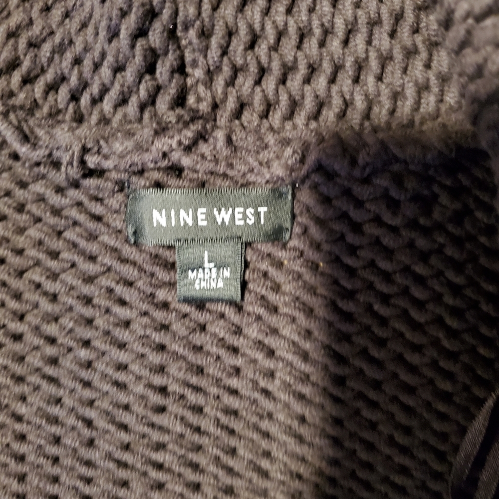 Sweater - Picture 5 of 5